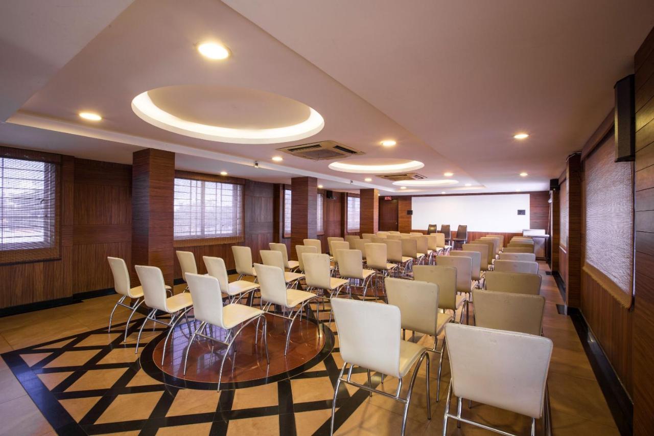 The Castello Residency Hotel Coimbatore Buitenkant foto