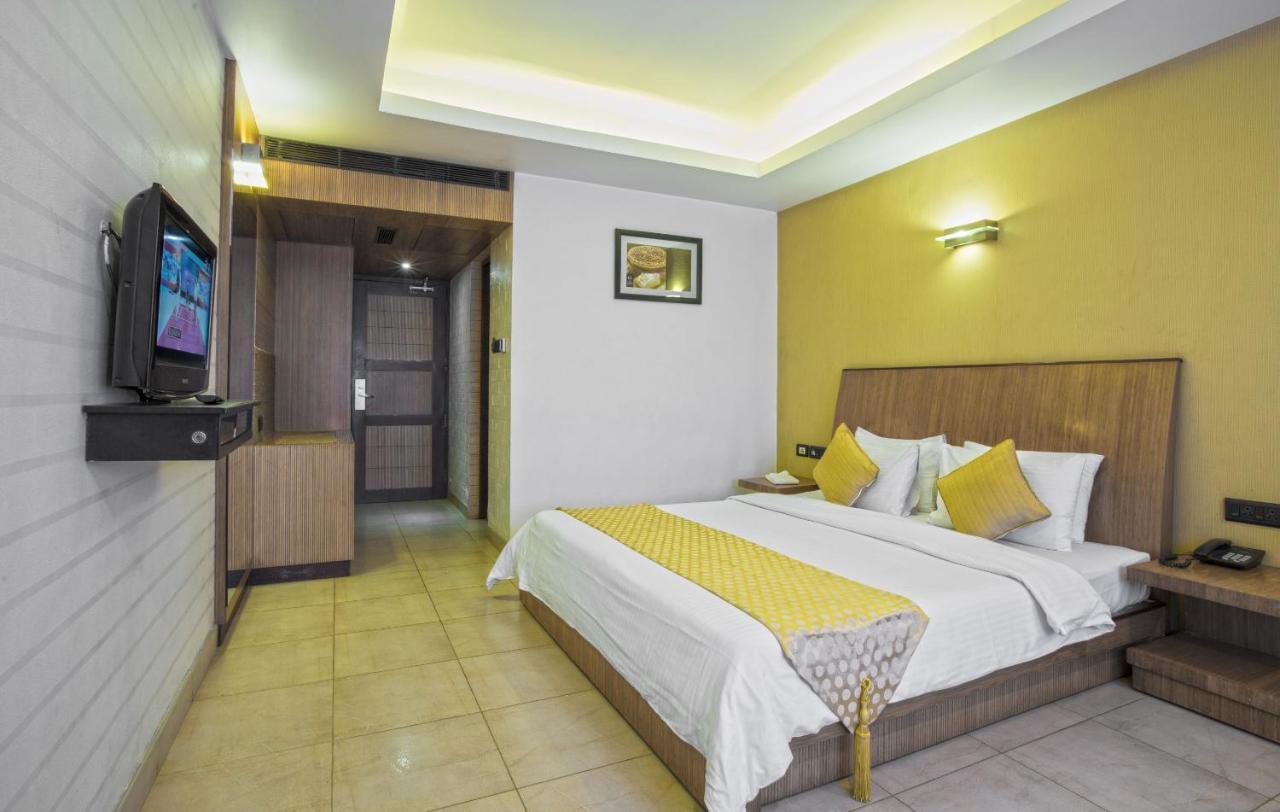 The Castello Residency Hotel Coimbatore Buitenkant foto
