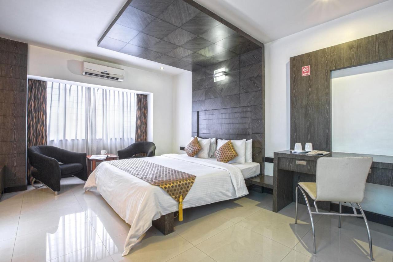 The Castello Residency Hotel Coimbatore Buitenkant foto